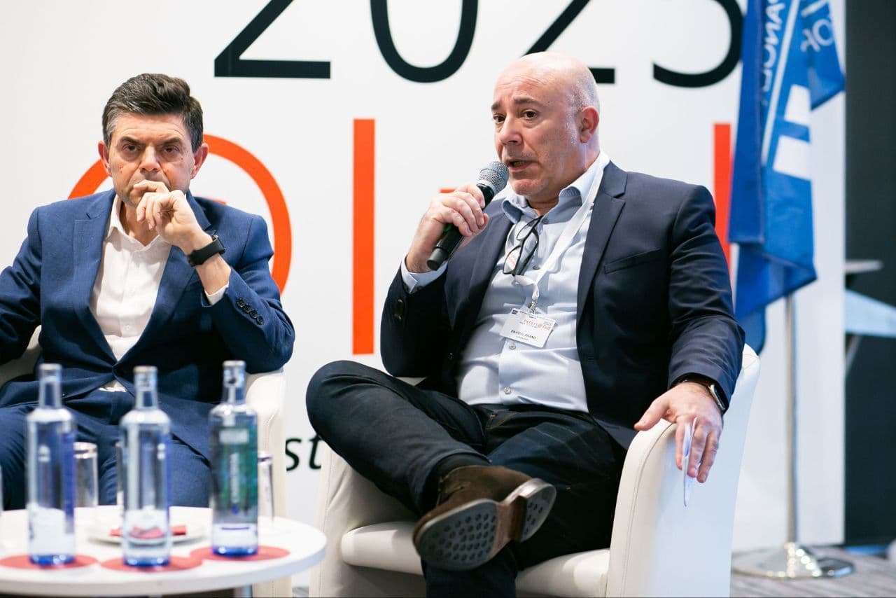 David Pisano, Director de Bioinformática Clínica de Genomcore, participando en la mesa redonda sobre medicina de precisión en Inforsalud